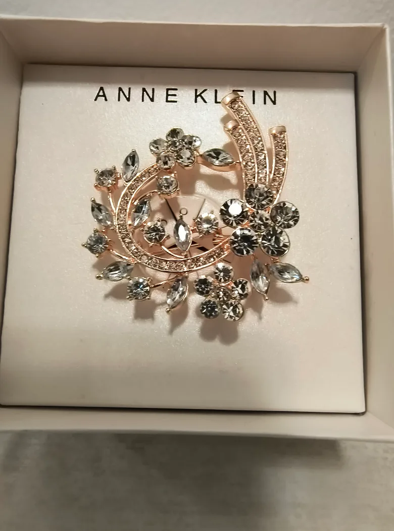 Anne Klein Floral Brooch - New in Box image indicator(3)