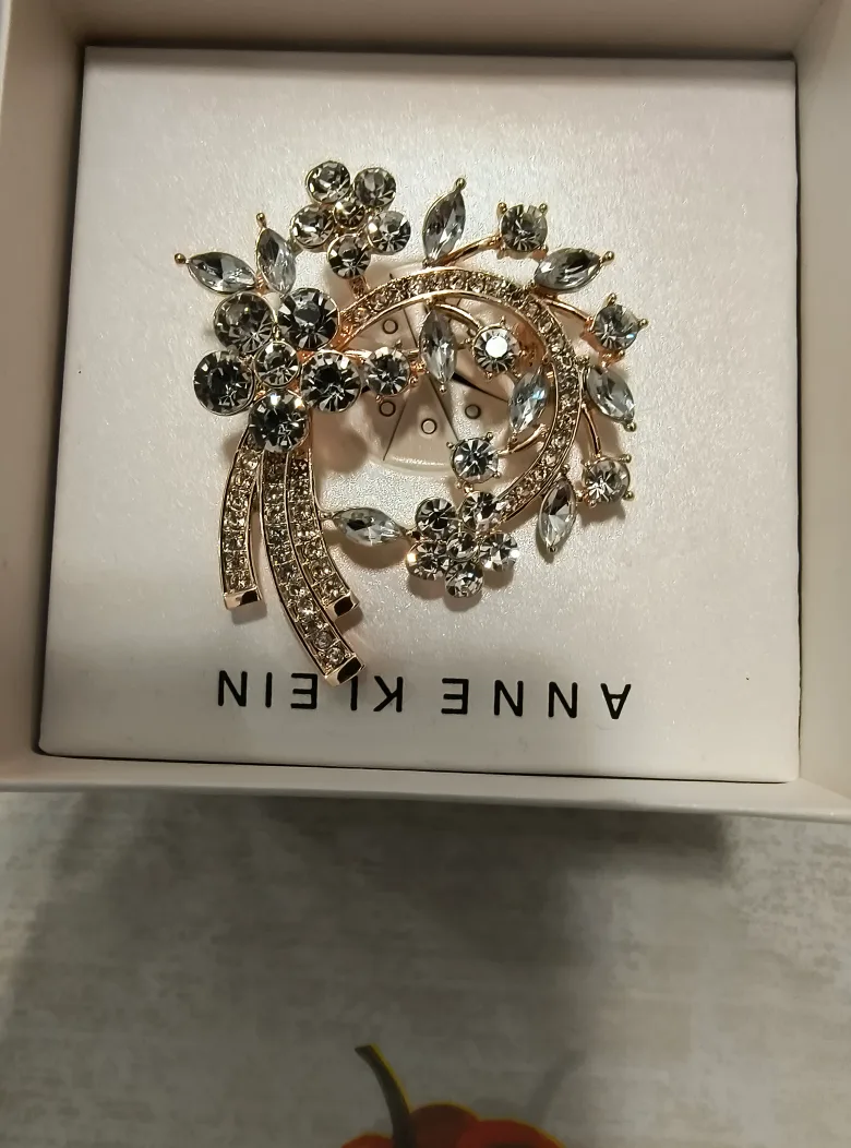 Anne Klein Floral Brooch - New in Box image indicator(5)