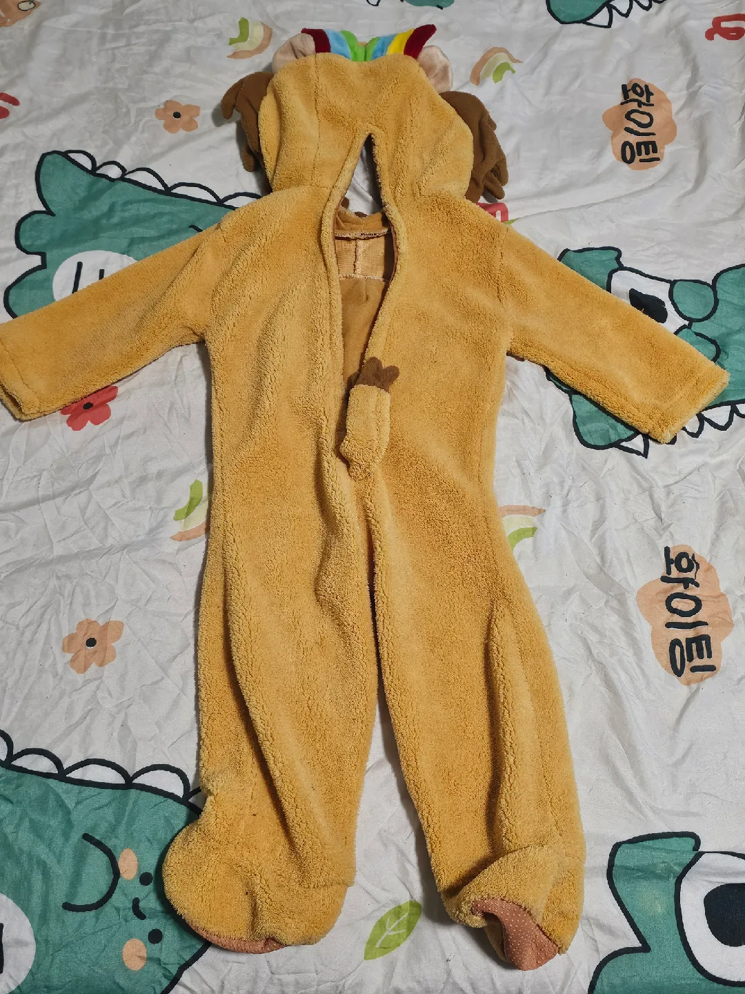 Baby Einstein Lion Costume Onesie image indicator(2)