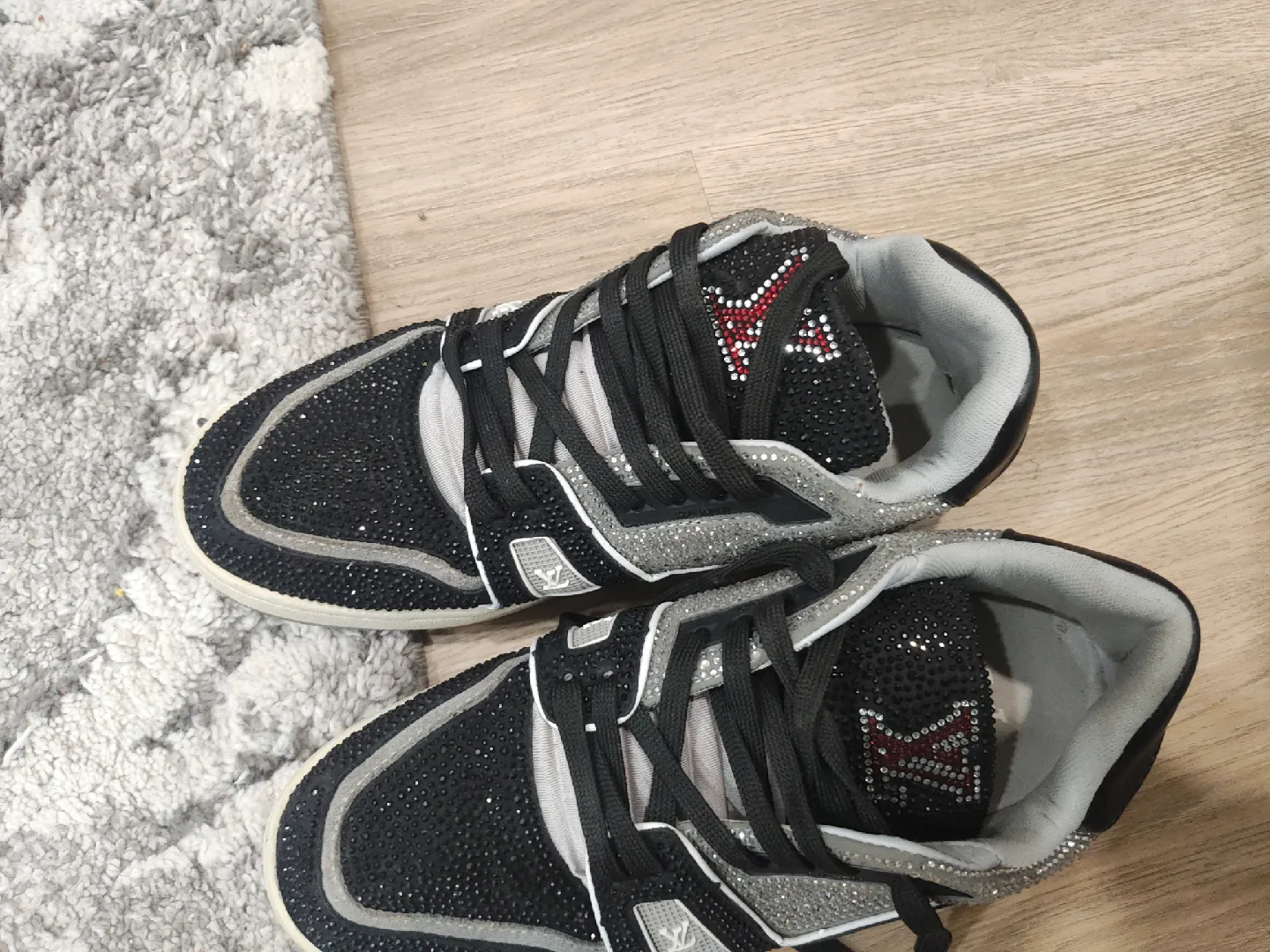 Louis Vuitton #54 Sneakers thumbnail