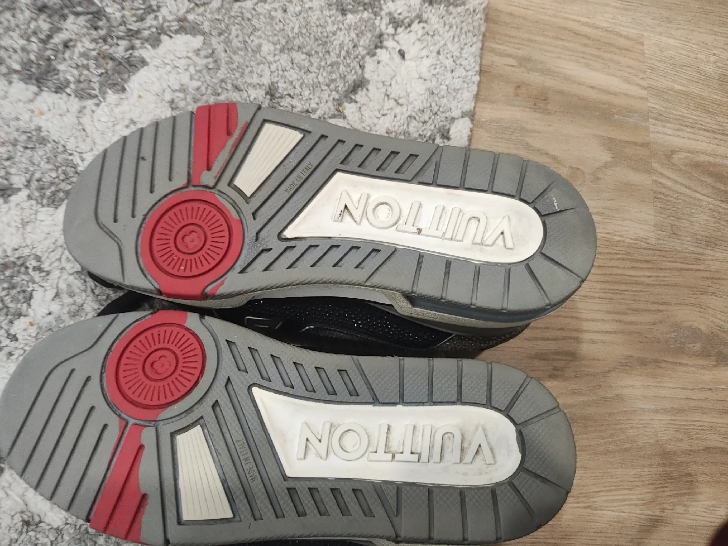 Louis Vuitton #54 Sneakers.Size 7 image indicator(7)