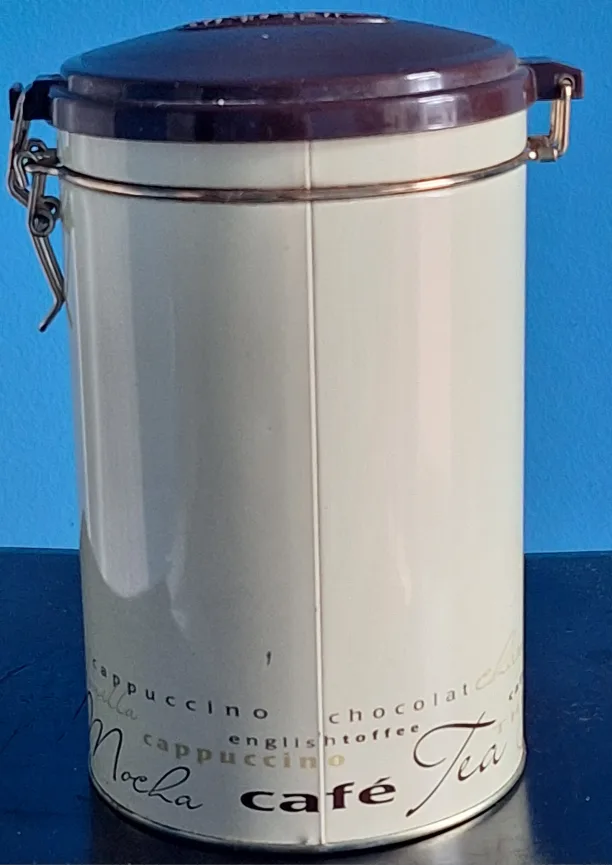 Tim Hortons Limited Edition Coffee Tin image indicator(2)