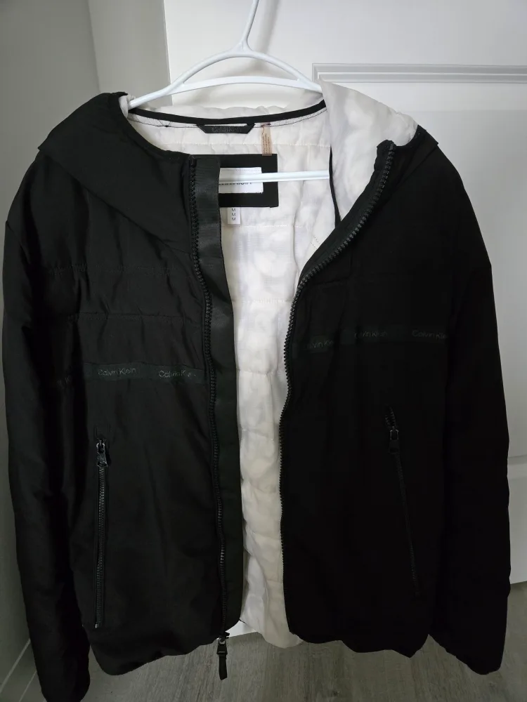 Calvin Klein Black Puffer Jacket - Size M image indicator(2)