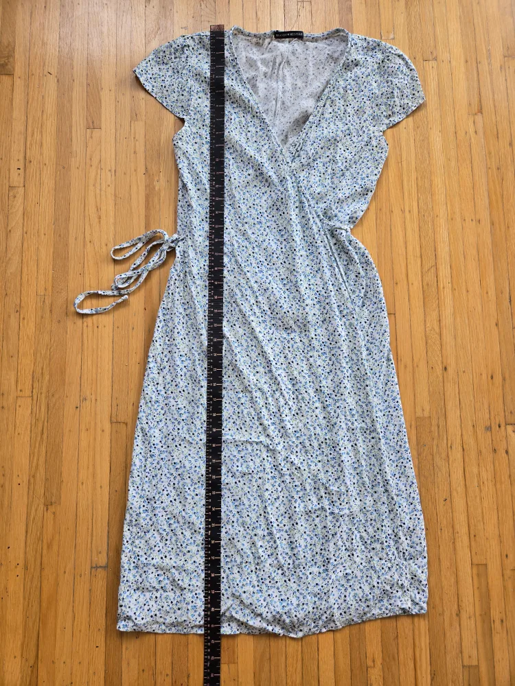 Brandy Melville Floral Wrap Dress image indicator(3)