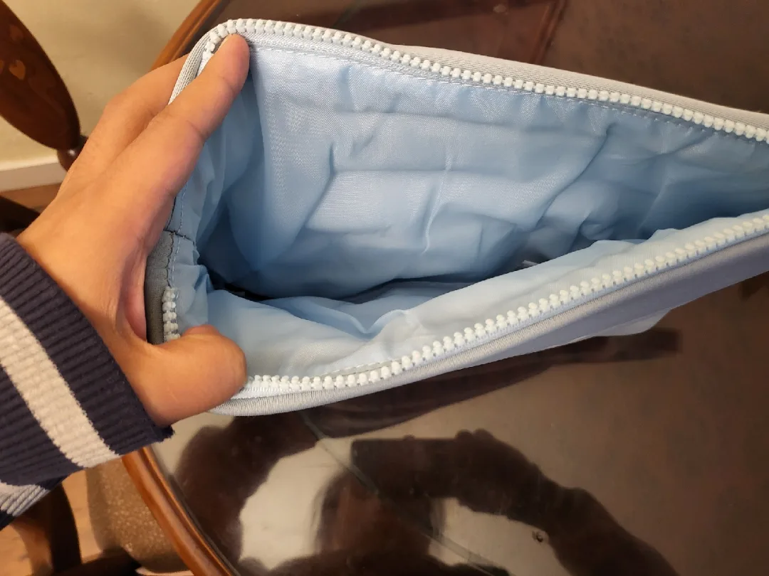 NEW Vichy Laboratoires Pouch image indicator(2)