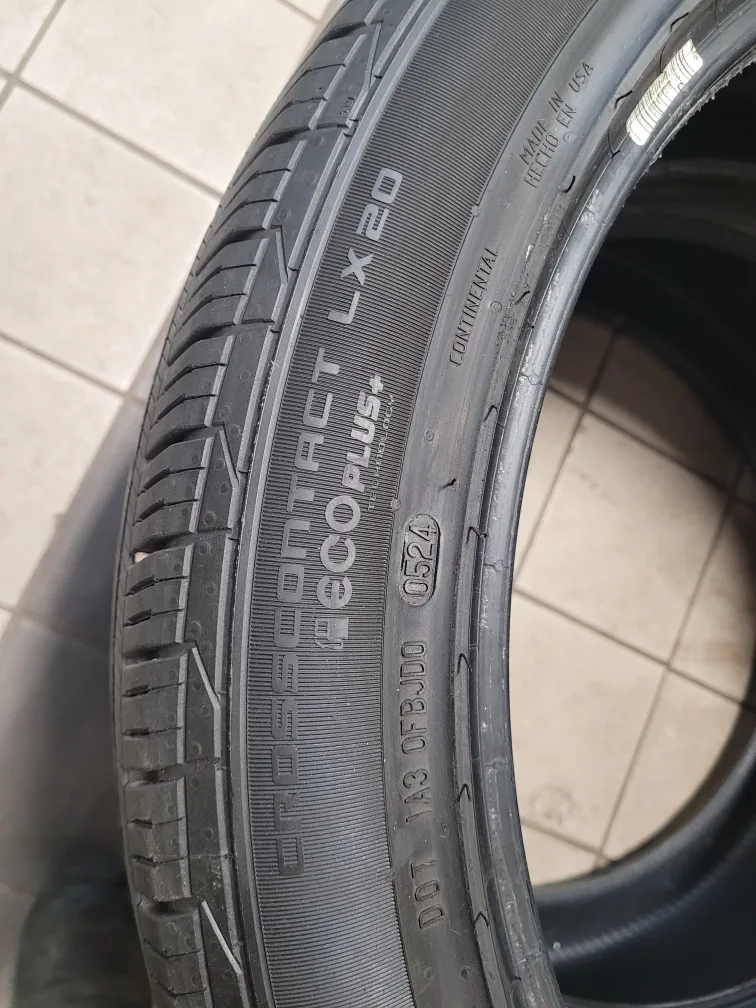 Continental CrossContact LX20 Tire - 235/45R22 image indicator(2)