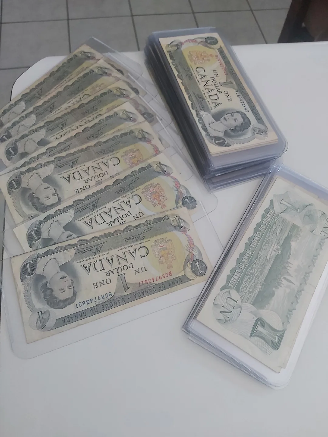 Vintage Canadian One Dollar Bills image indicator(4)