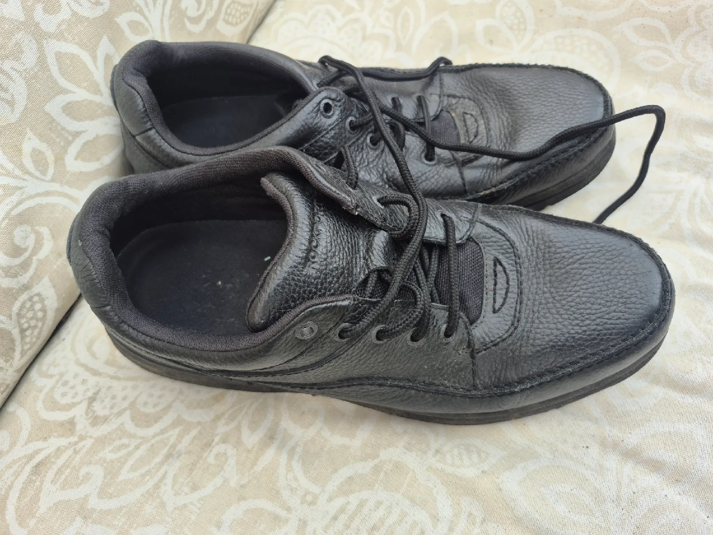 Men's Black Leather Walking Shoes thumbnail