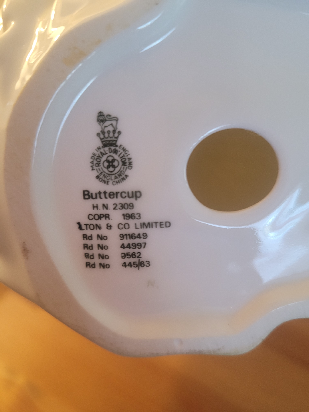 Royal Doulton Figurine - Buttercup H.N. 2309 - photo 2