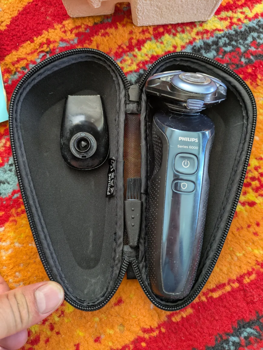 Philips Series 6000 Electric Shaver image indicator(4)