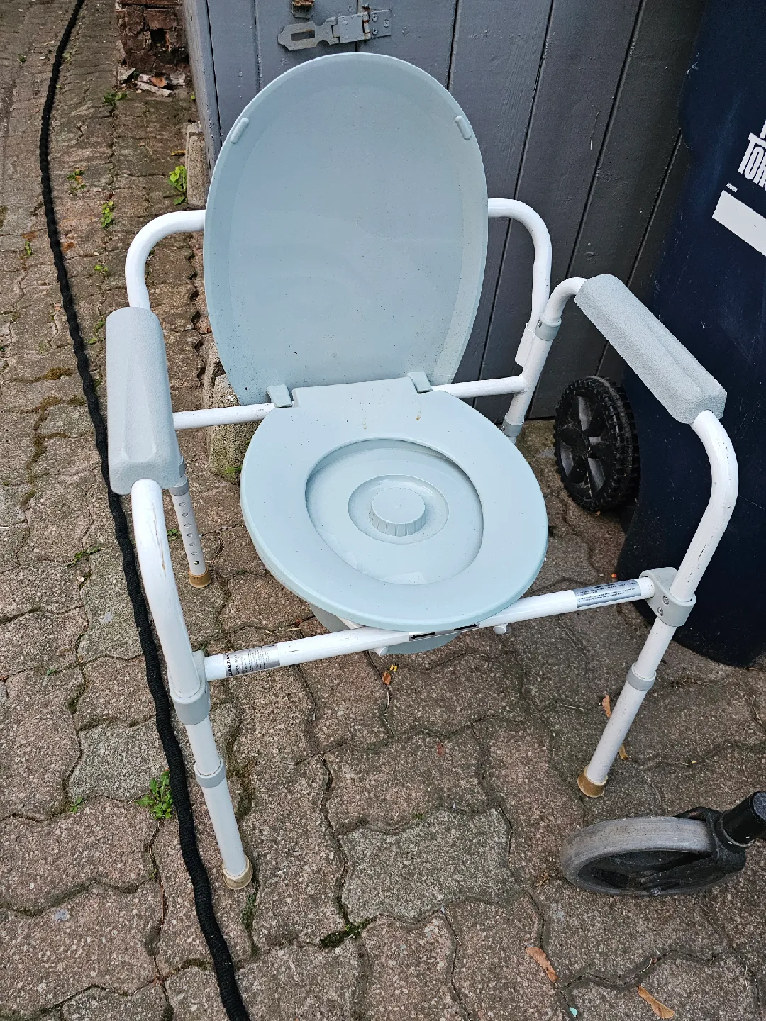 Commode Chair image indicator(3)