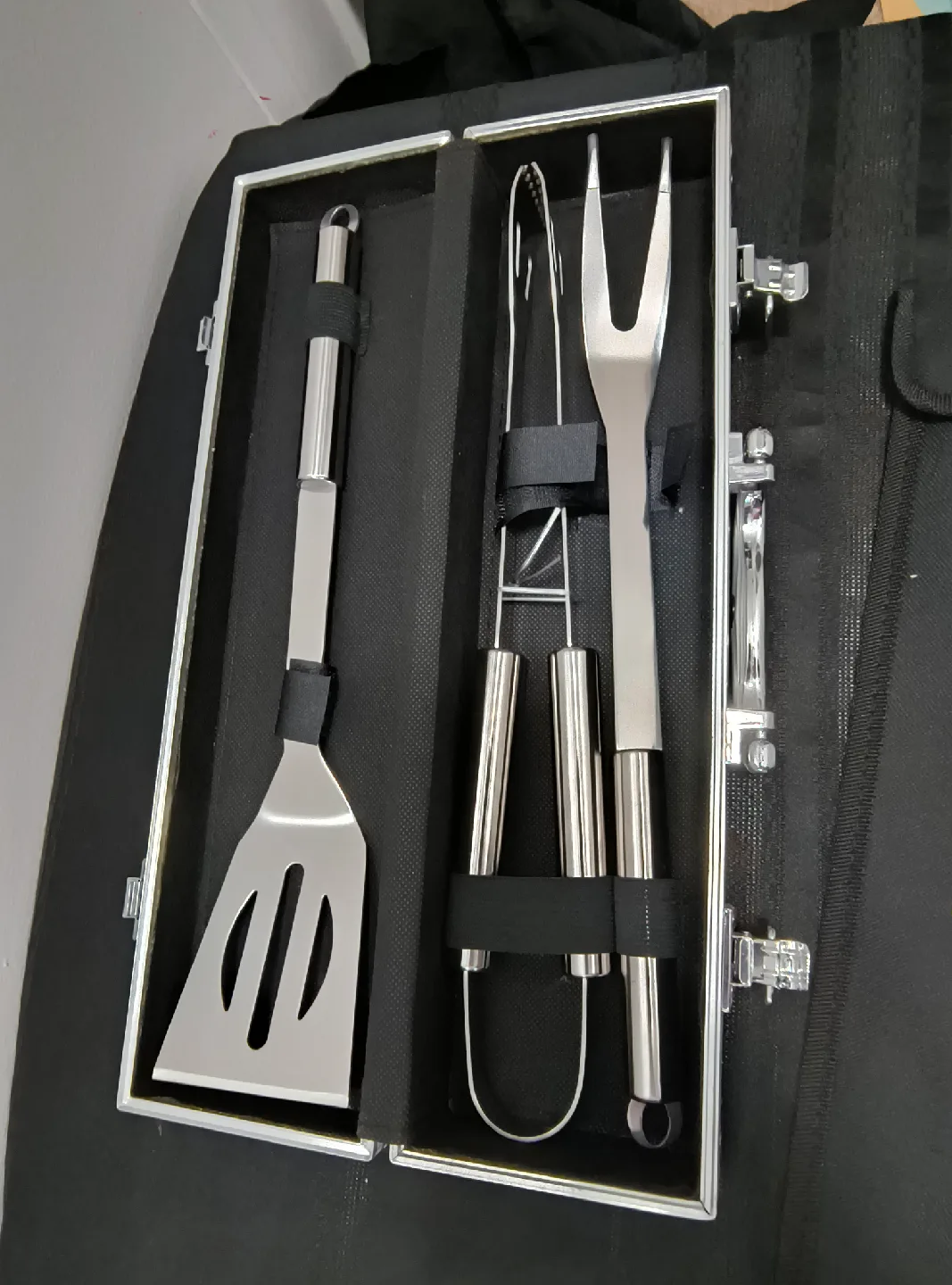 Epicure BBQ Tool Set with Case and set of metal skewers image indicator(3)