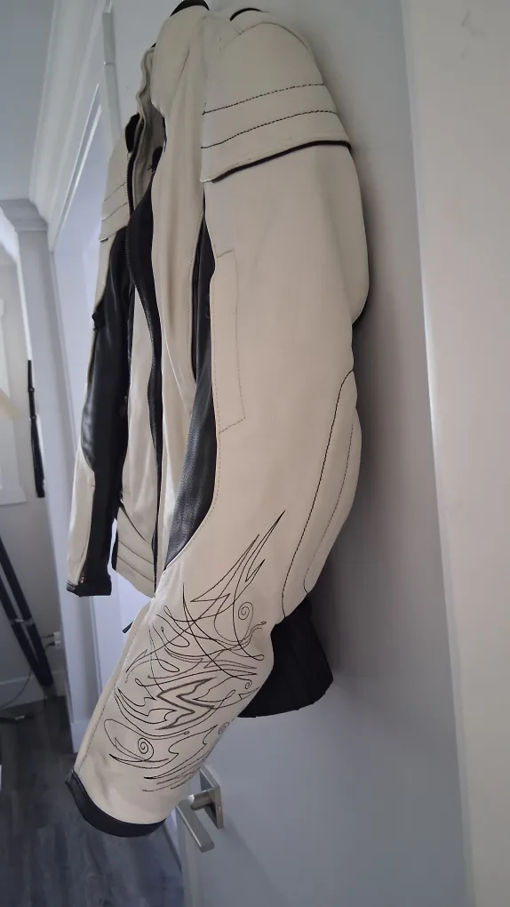 Scorpion Motorcycle Jacket - White & Black image indicator(2)