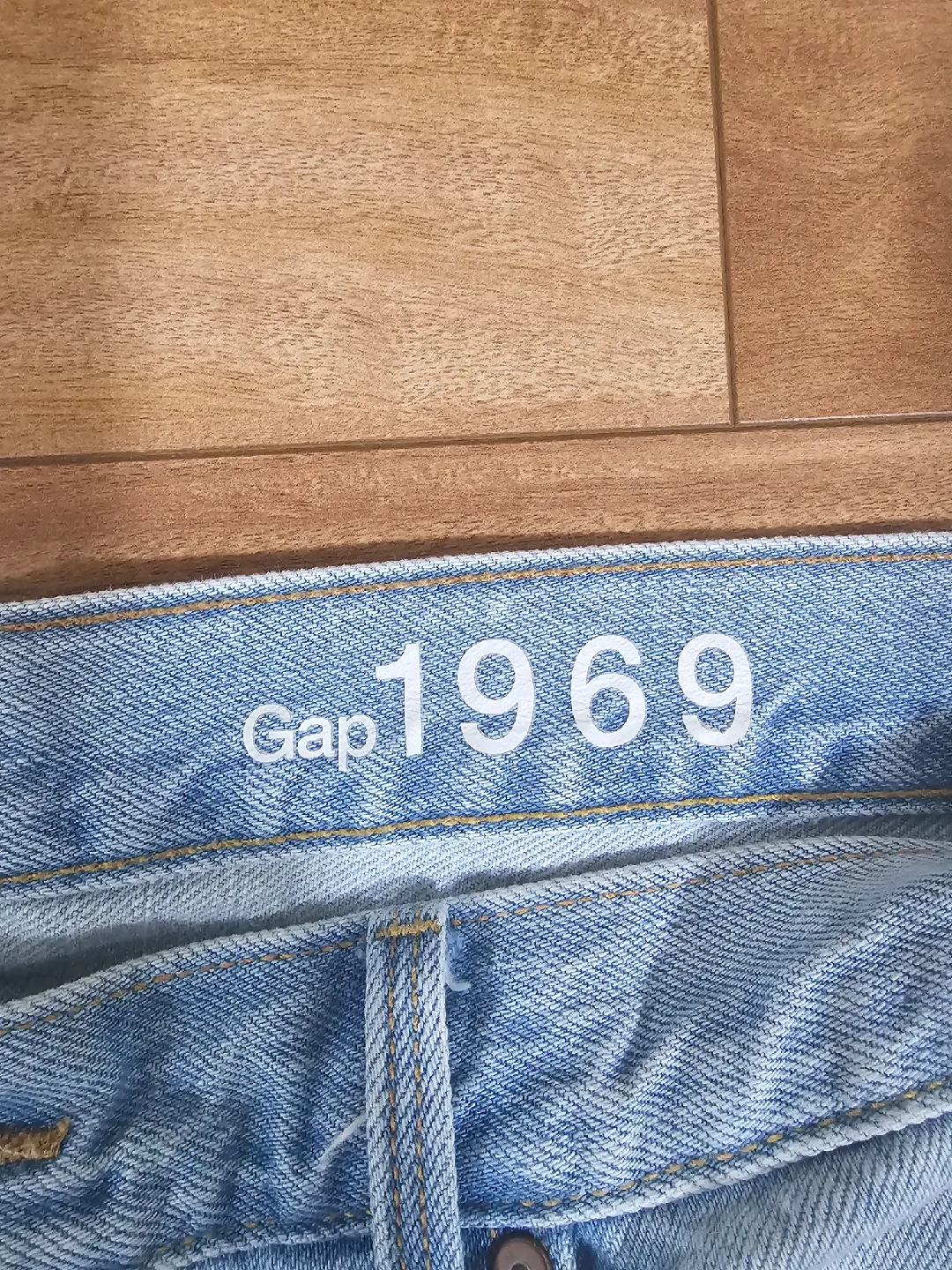 Gap Boyfriend Jeans - Size 28 image indicator(3)