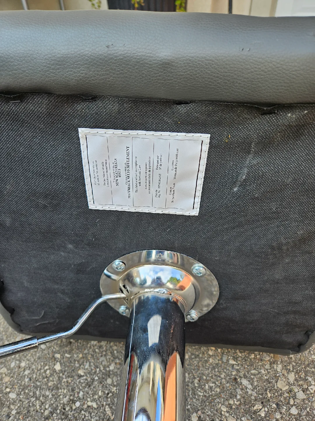 Black Swivel Bar Stool image indicator(4)