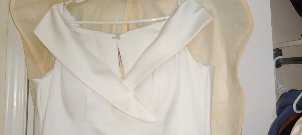 Wedding Dress image indicator(2)