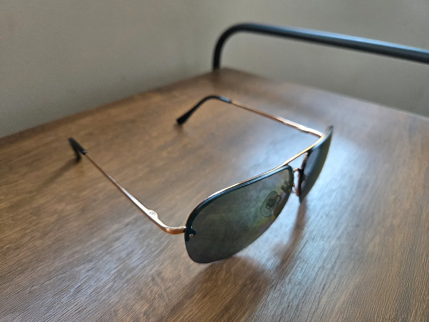 Aviator Sunglasses - Golden Frame, Mirror Coating image indicator(3)