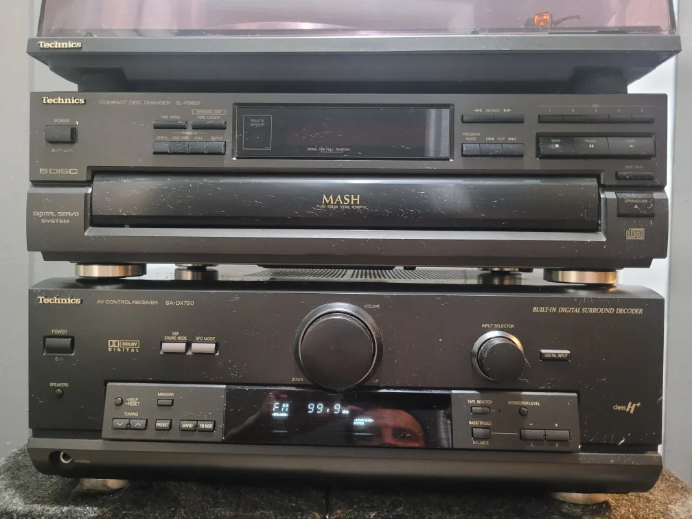 technics stereo surround  receiver  turntable and 5 dics cd c image indicator(4)