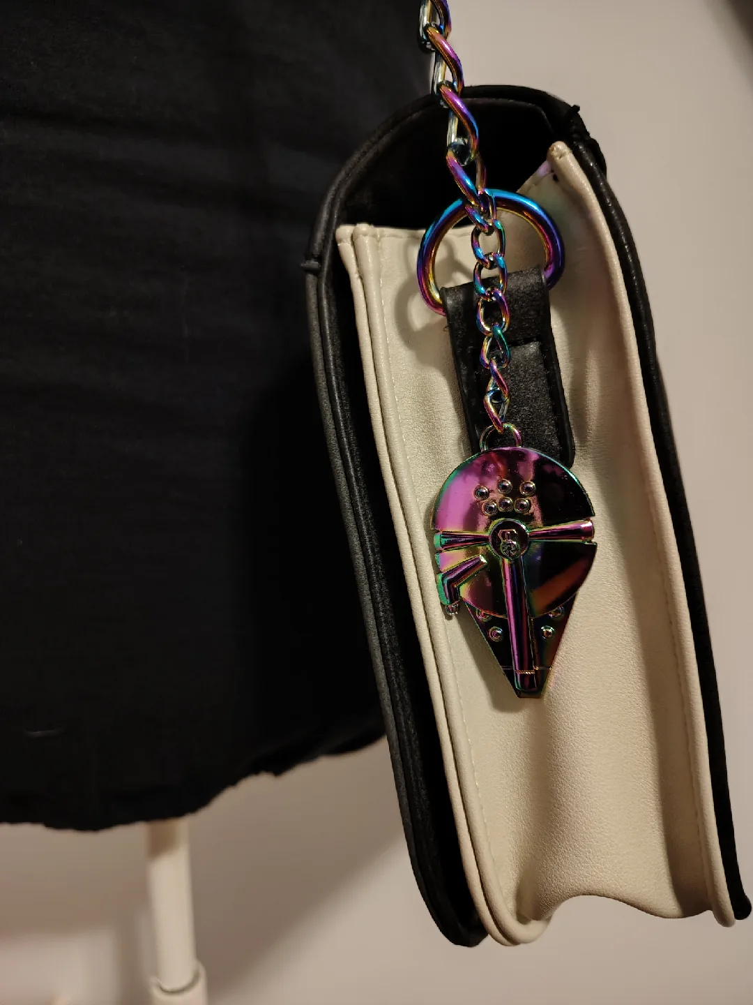 Star Wars Millennium Falcon Operations Manual Crossbody Bag image indicator(8)