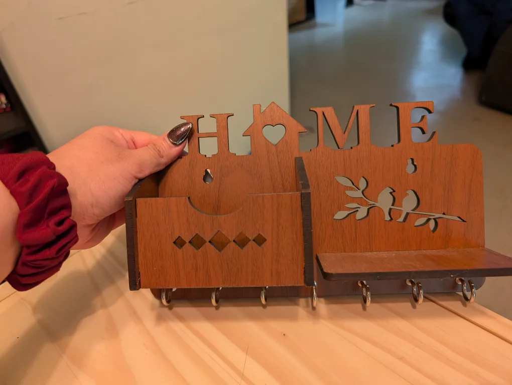Wooden Key Holder image indicator(2)