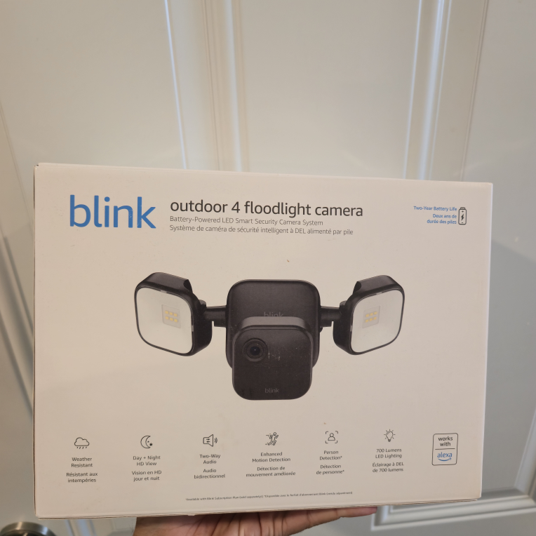 BNIB Blink Outdoor 4 Floodlight Camera