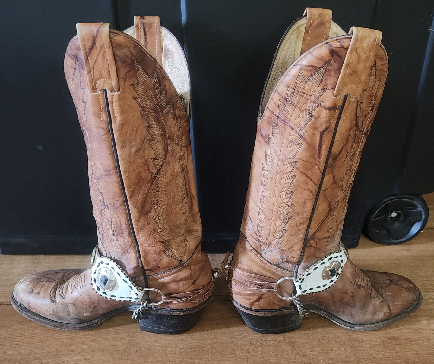 Vintage Brown Leather Cowboy Boots (Pickup only) - photo 5