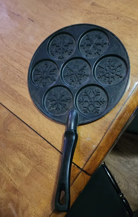 Nordic Ware Snowflake Pancake Pan thumbnail