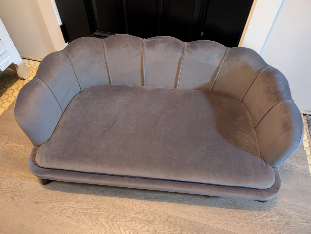 Pet Bed - Elegant Couch Style 🥕 image indicator(2)