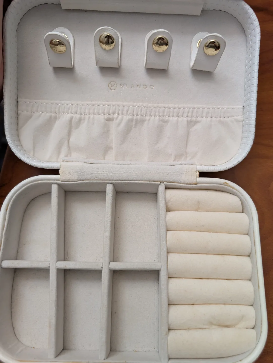 Vlando White Jewelry Box with Rings image indicator(2)