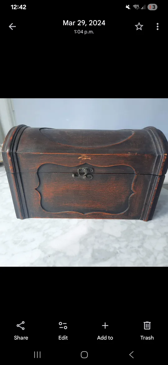 Wooden Treasure Chest 🥕 thumbnail