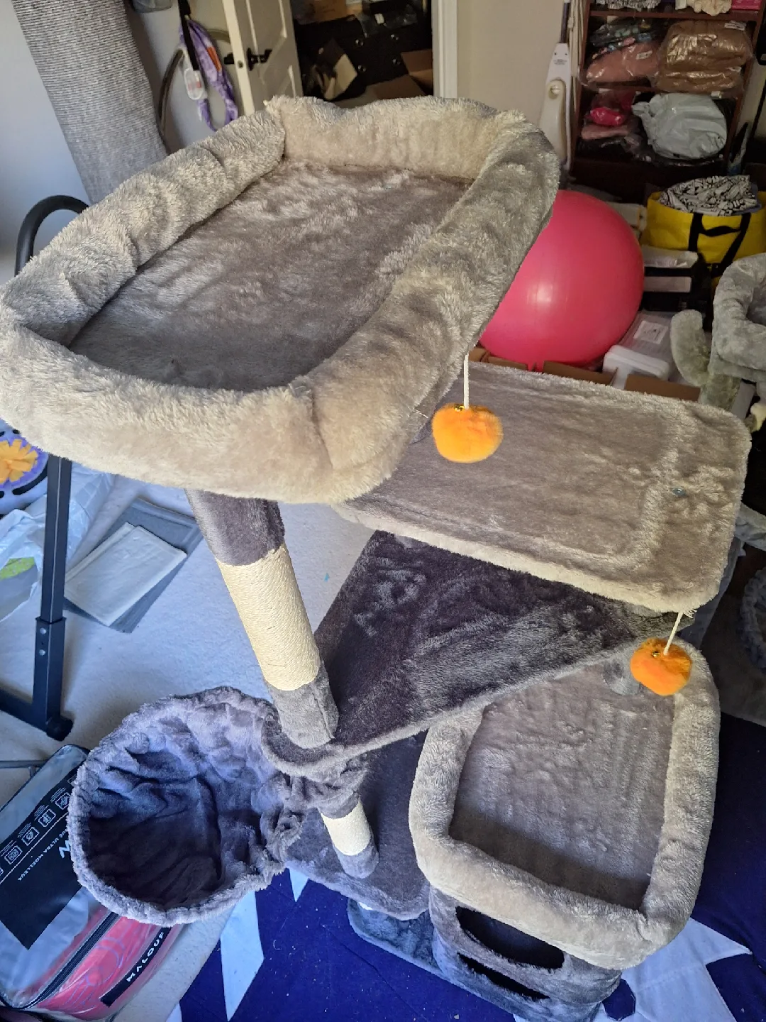 NEW Beautiful Large Cat Tree Condo 😻 image indicator(2)