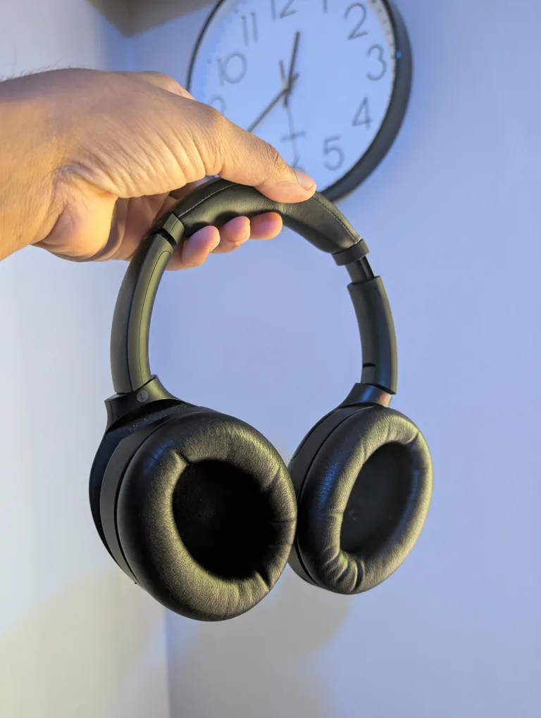 Sony WH-1000XM4 Wireless Noise Cancelling Headphones image indicator(2)