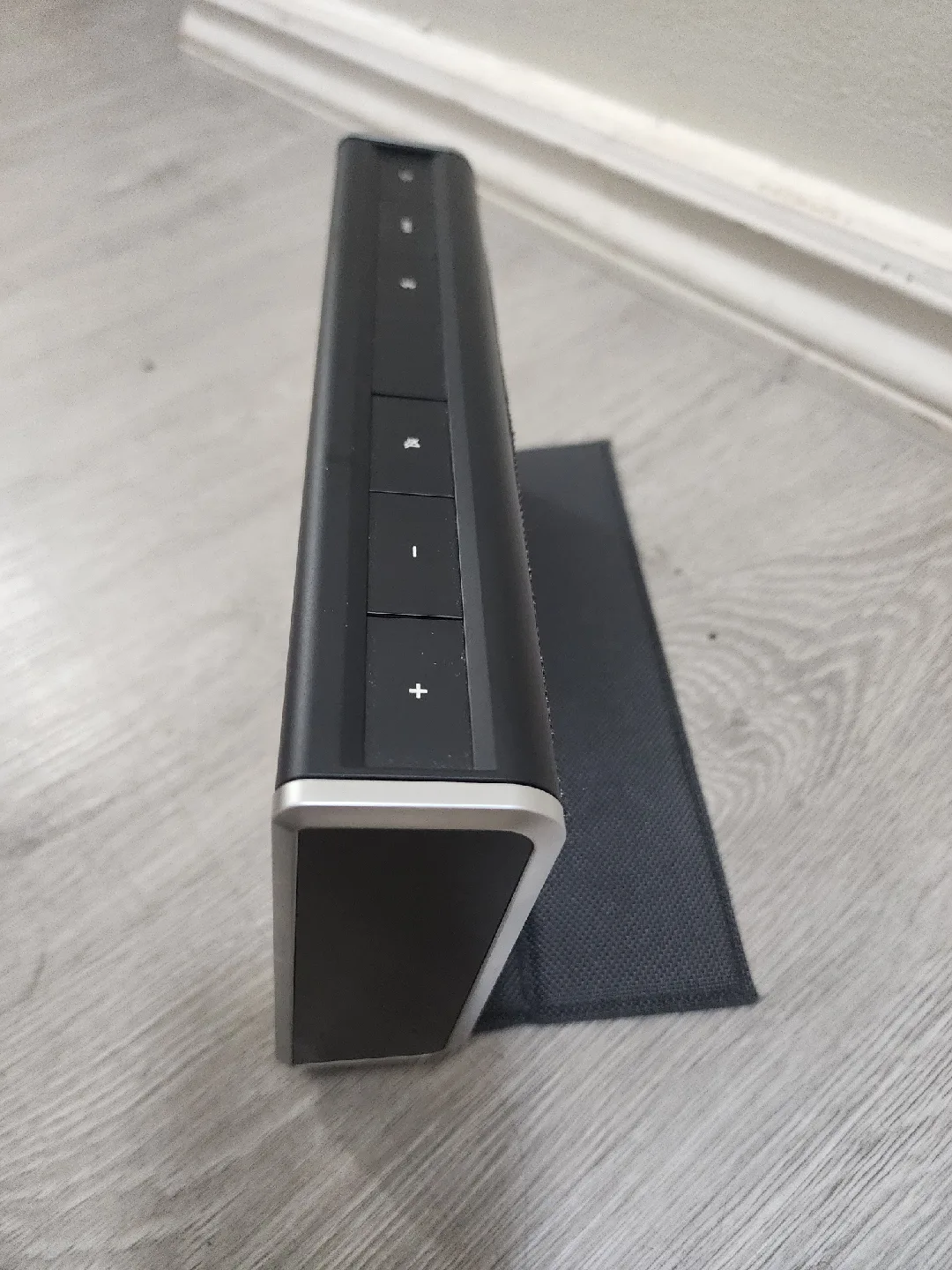 Bose SoundLink Mini II Special Edition Bluetooth Speaker image indicator(9)