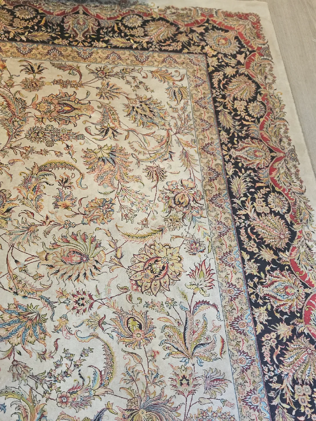 Mashad Carpet image indicator(2)