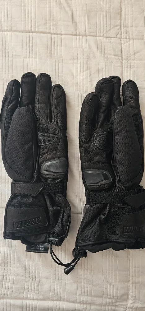 WILDYAK Heated Gloves with Charger & Bag image indicator(2)