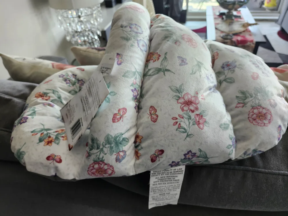 Lenox Pet Collections Bed 26 x 22 in image indicator(2)