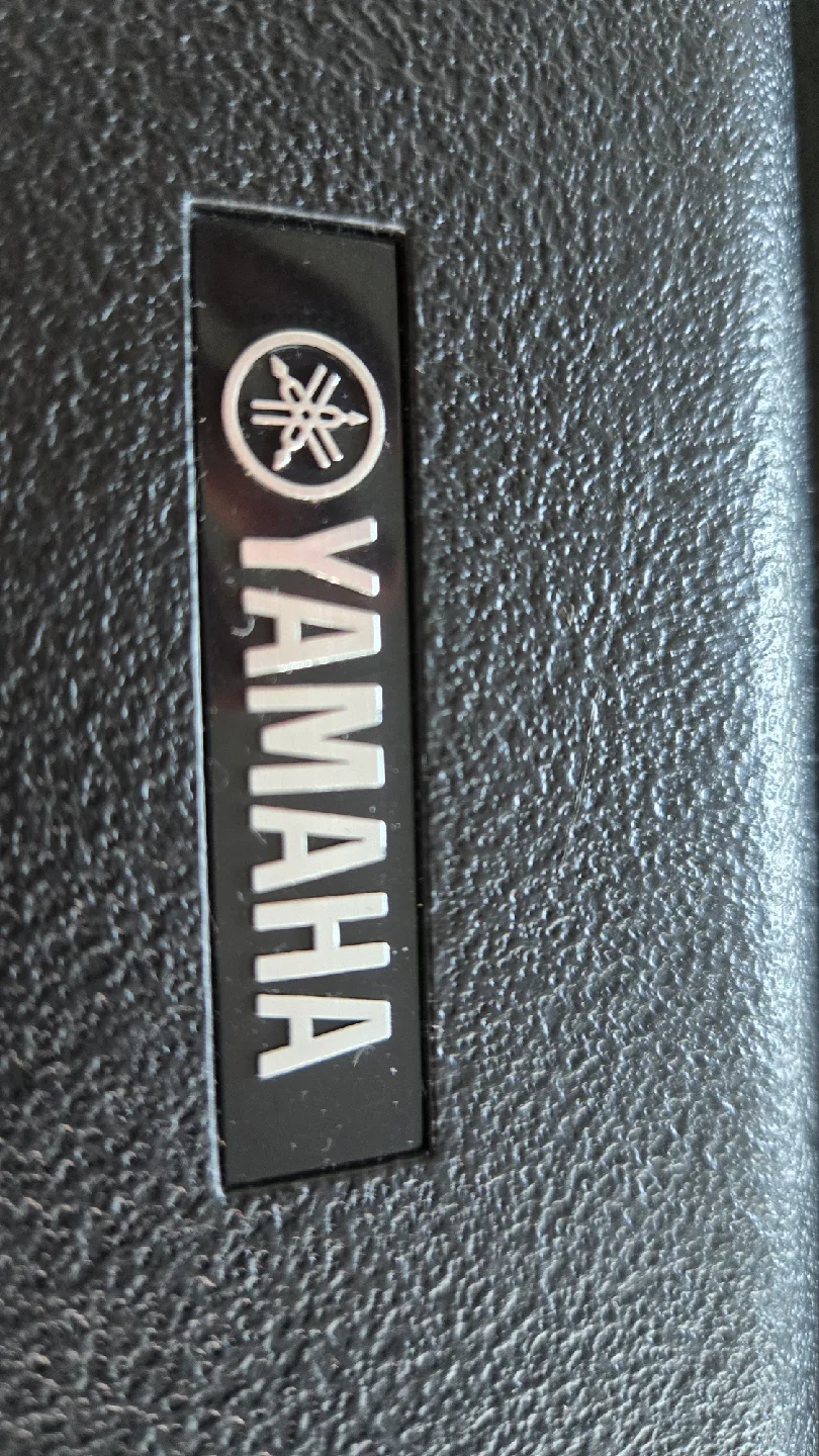 Yamaha YFL-221 Flute with Case thumbnail
