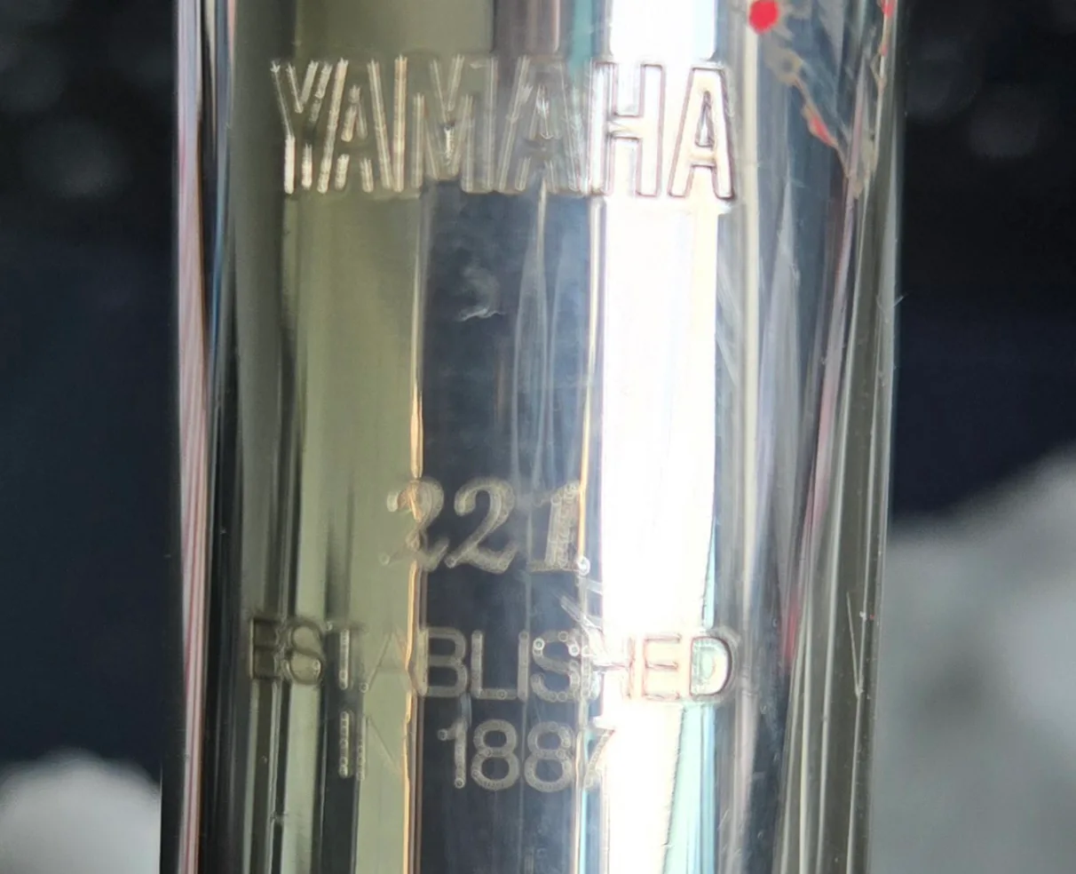 Yamaha YFL-221 Flute with Case image indicator(2)