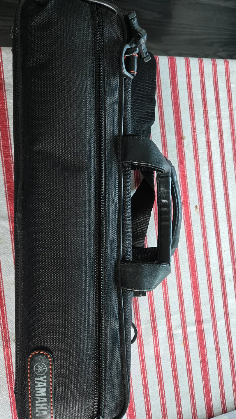 Yamaha YFL-221 Flute with Case image indicator(5)