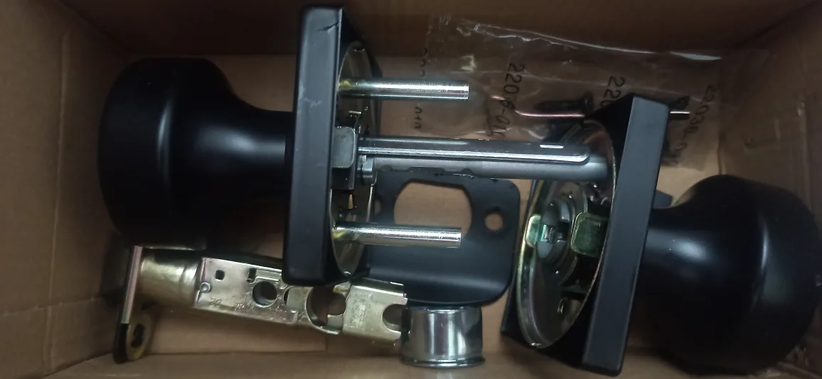 New Kwikset Pismo Round Matte Black Door Knob image indicator(2)