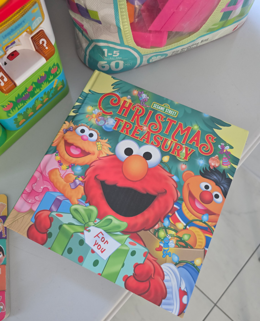 🎄Sesame Street Christmas Book
