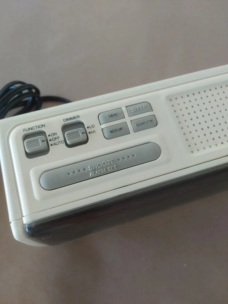 Cosmo Digital Alarm Clock image indicator(3)