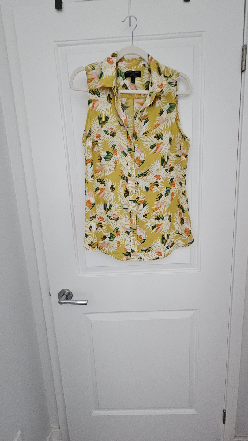 Banana Republic Multicoloured Sleeveless Top - M