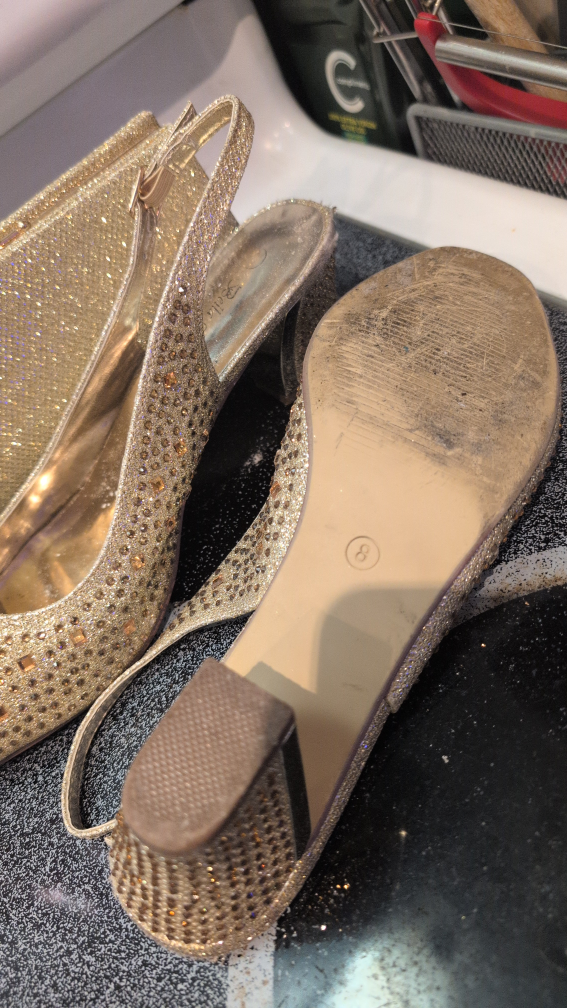 Gold Heels & Clutch Set - Size 8 - photo 2