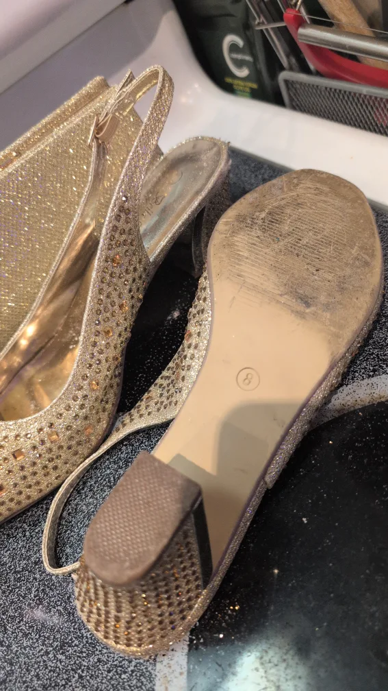 Gold Heels & Clutch Set - Size 8 image indicator(2)