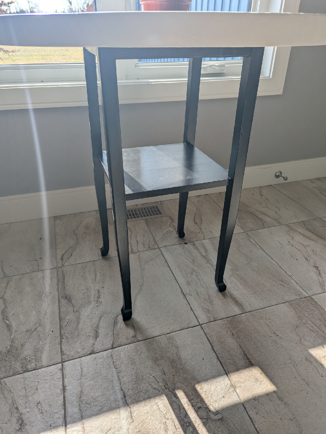 Round Accent Table - White Top, Black Legs - photo 3