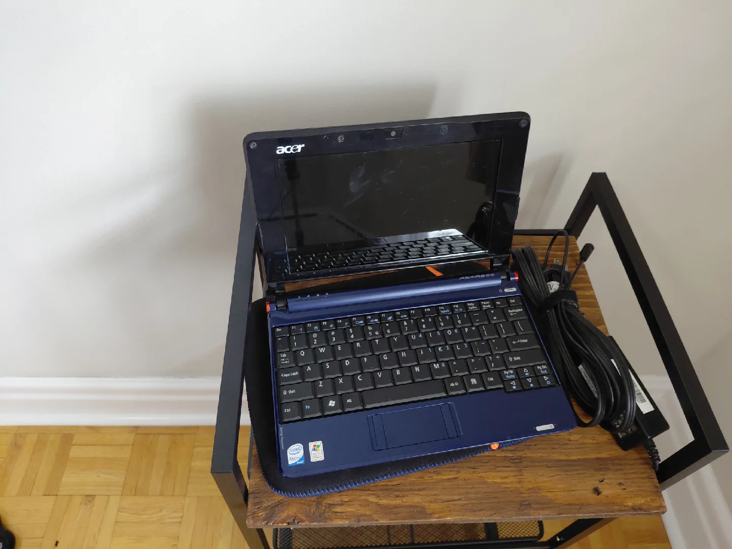 Acer Aspire One Netbook - Blue 🥕 thumbnail