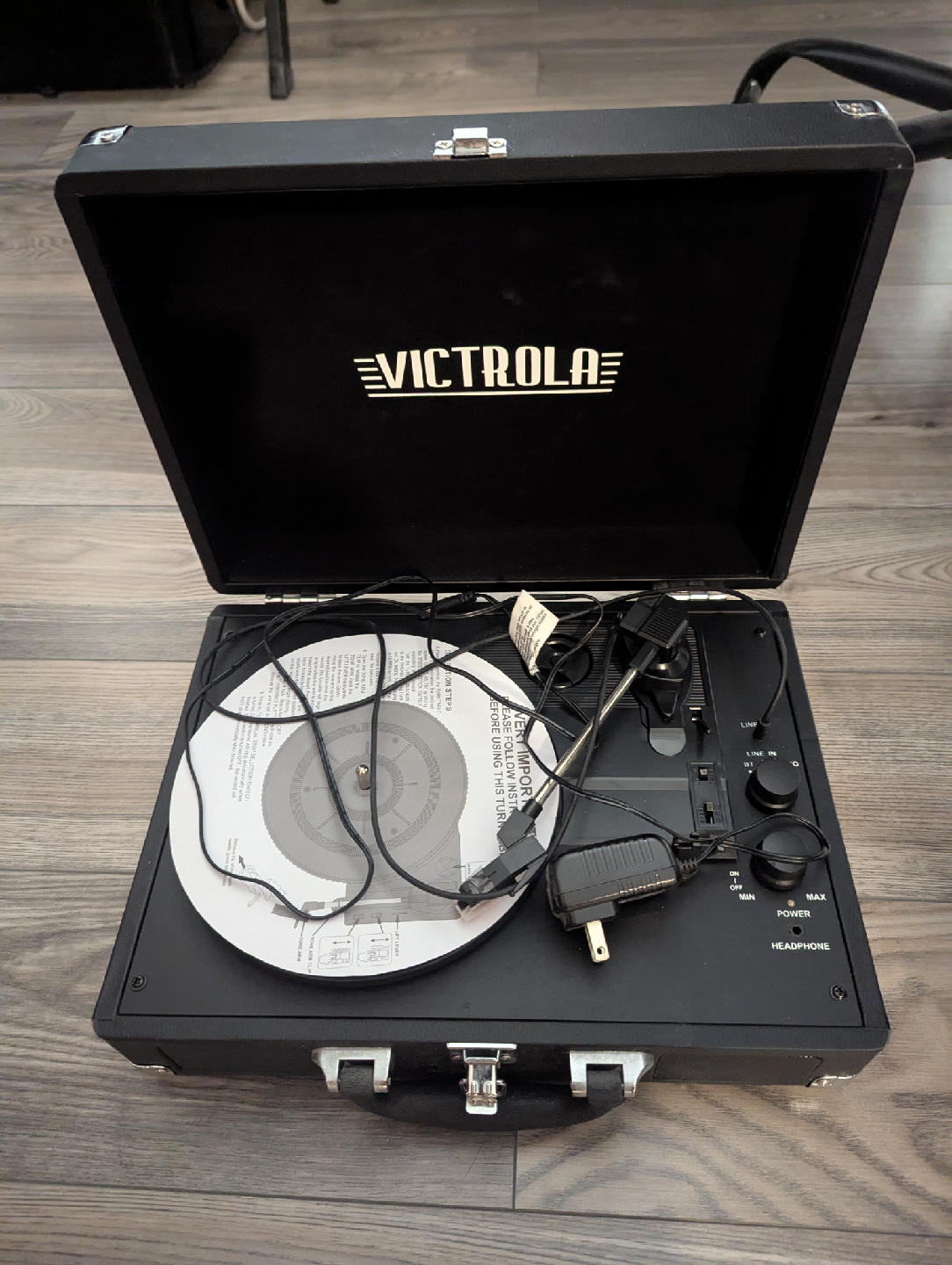 Victrola Portable Suitcase Record Player - photo 2