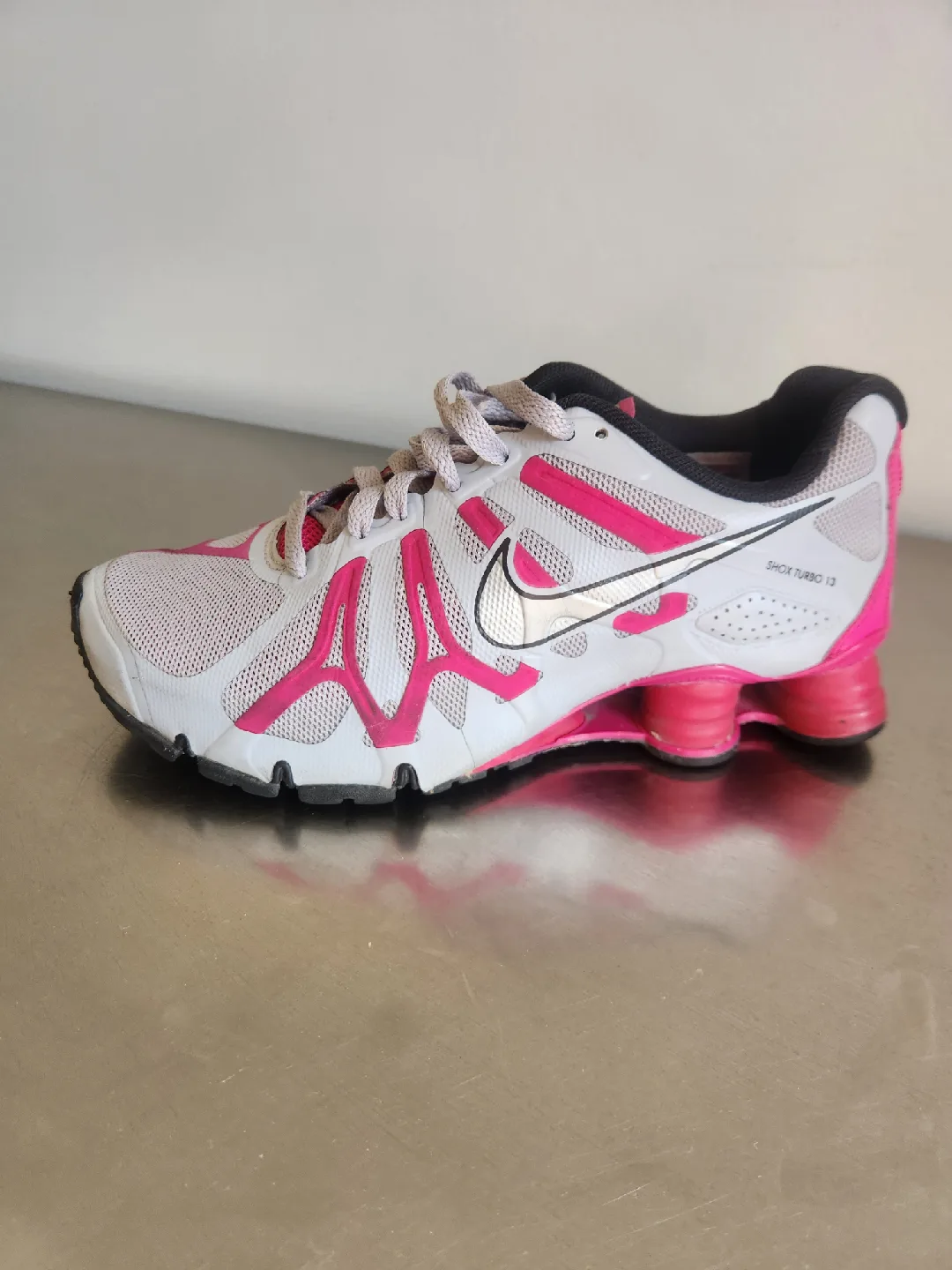 Nike Shox Turbo 13 - Women's Running Shoes 7.5 image indicator(2)