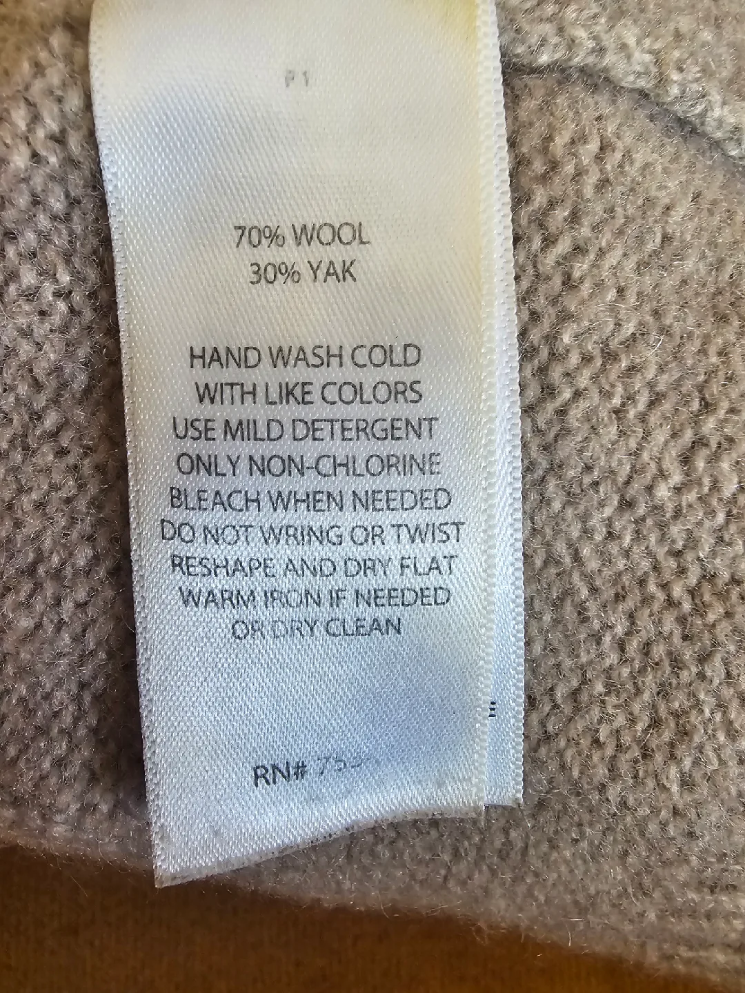 🥕 Wool Sweater with assymetry design image indicator(5)